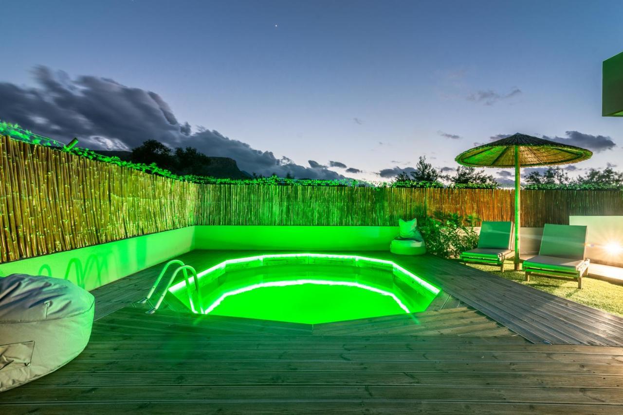 Modern House With Pool Near Beach Gazi Eksteriør bilde